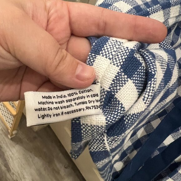 Cupcakes & Cashmere Gingham‎ Apron with Pockets Adjustable Neck Blue White NWOT - Picture 6 of 6